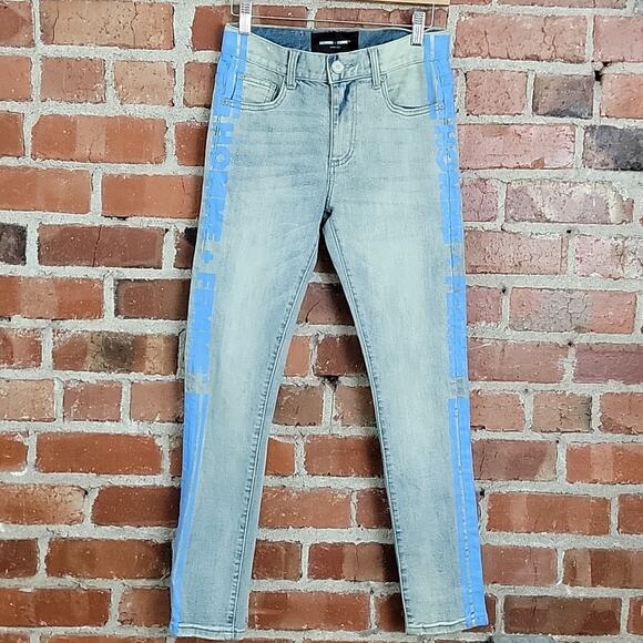 Homme + Femme Men's Trademark Slim Fit Light Blue Denim Jeans 28 - Picture 2 of 13